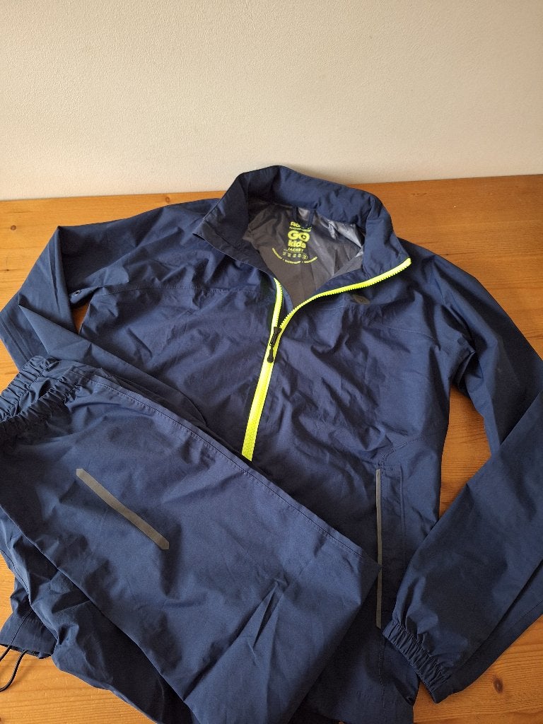 Nieuw: AGU GO Kids regenpak, maat 158 - 164 (jas en broek), Caravans en Kamperen, Ophalen of Verzenden, Nieuw, Regenjas, Kinderen