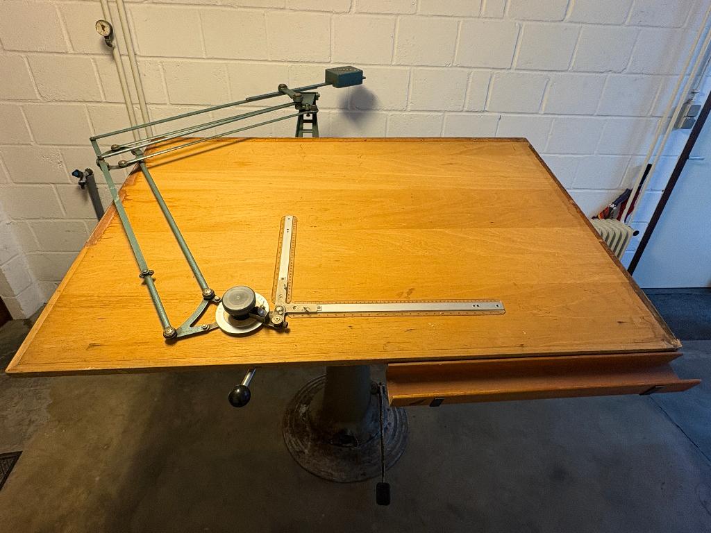 Nike Eskilstuna Tekentafel met Nestler parallelarm, Ophalen, Gebruikt, 130 tot 150 cm