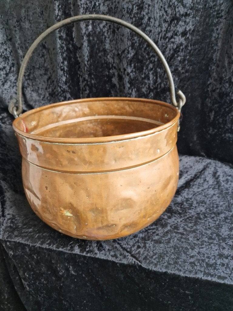 Antieke koperen kookpot of houtbak, Ophalen, Koper
