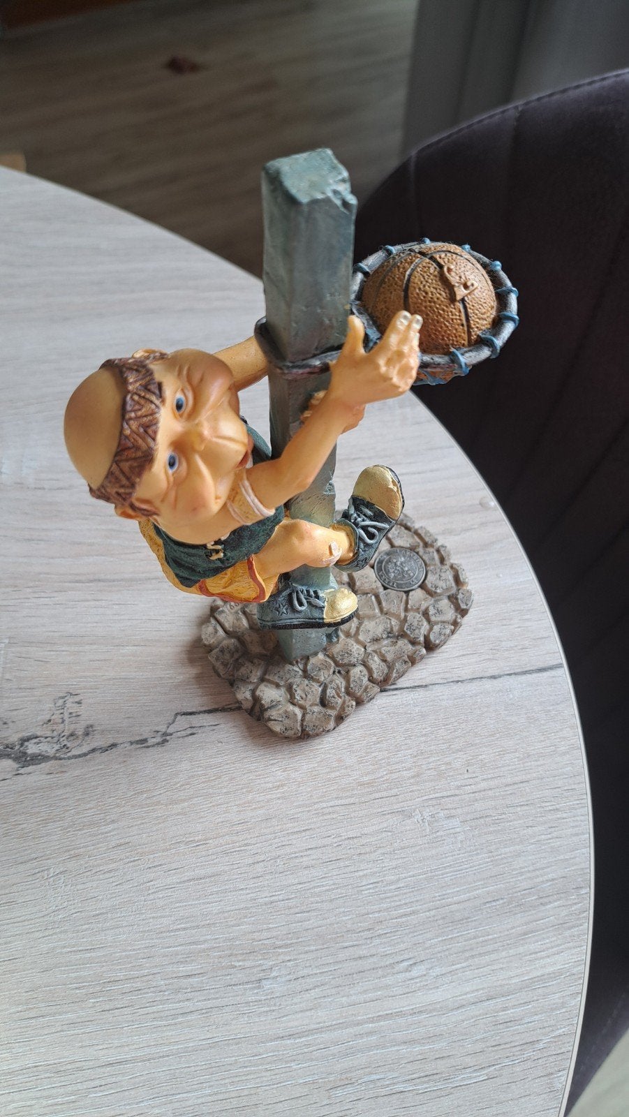 Uniek basketbal beeldje - Decoratief item, Sport en Fitness, Basketbal, Ophalen of Verzenden, Gebruikt, Overige typen