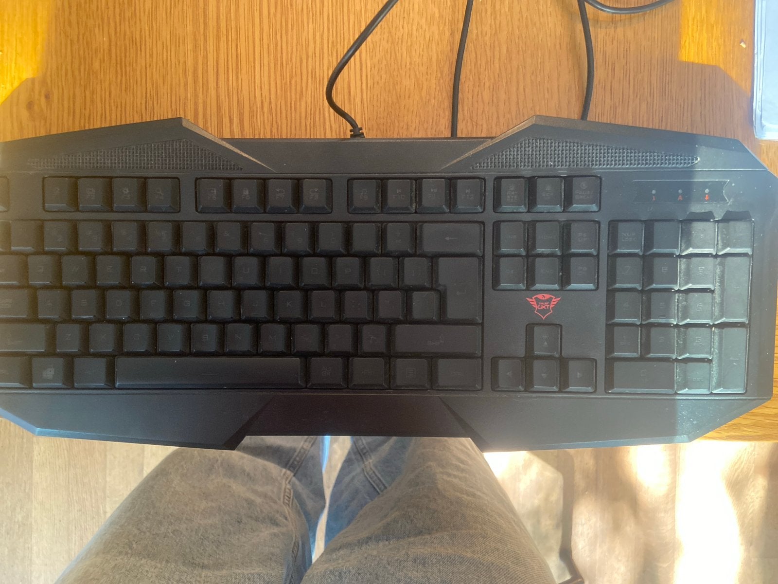 Trust GXT 830-RW Avonn Gaming Toetsenbord, Computers en Software, Gaming toetsenbord, Ophalen of Verzenden, Zo goed als nieuw