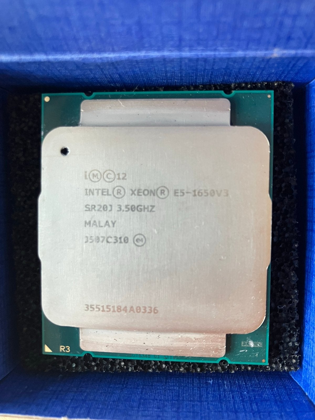 Intel Xeon E5-1650V3 & E5-2680V4, Computers en Software, Processors, Ophalen of Verzenden, Zo goed als nieuw