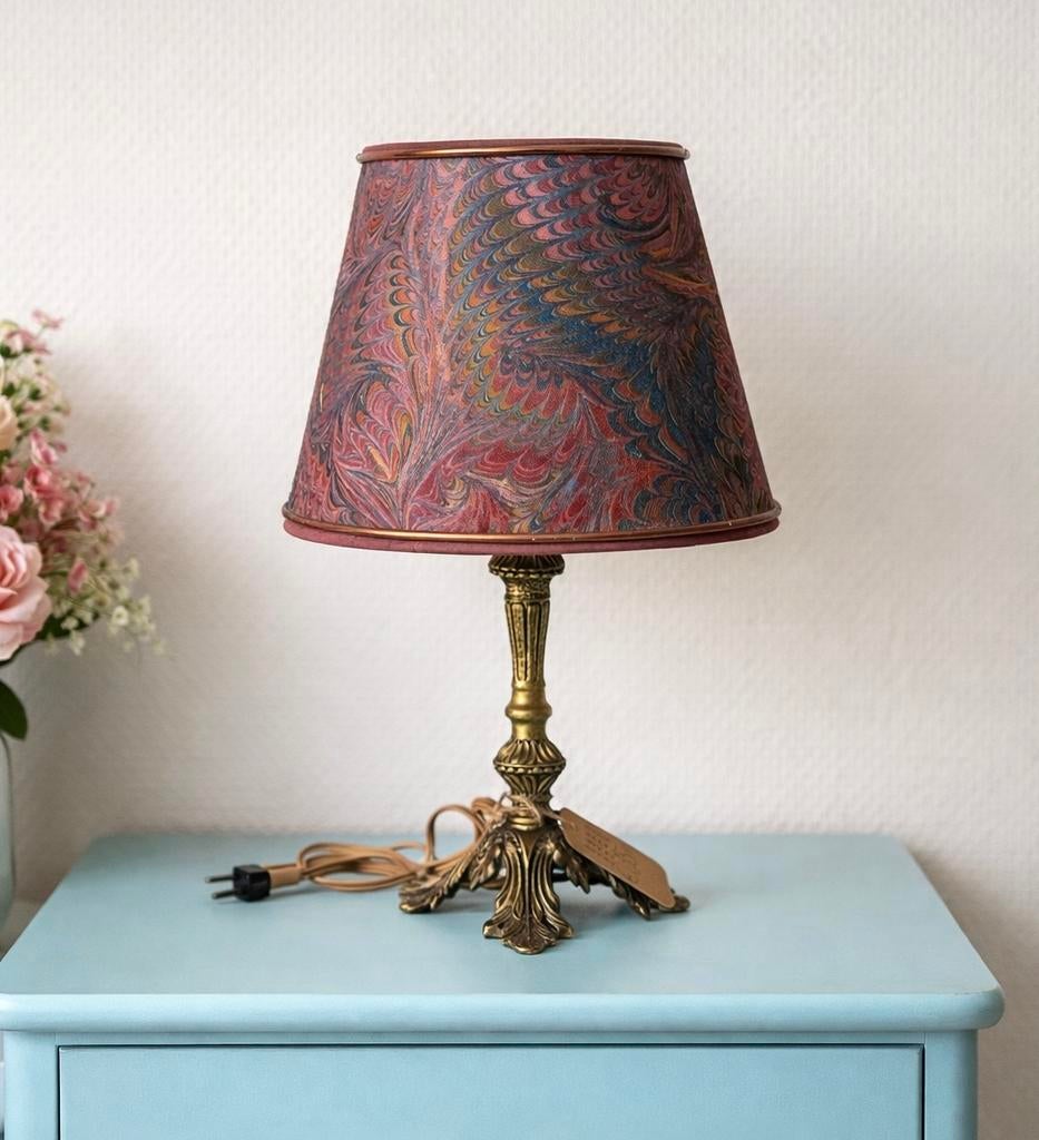 Vintage tafellamp met messing voet en gemarmerde kap, Ophalen of Verzenden
