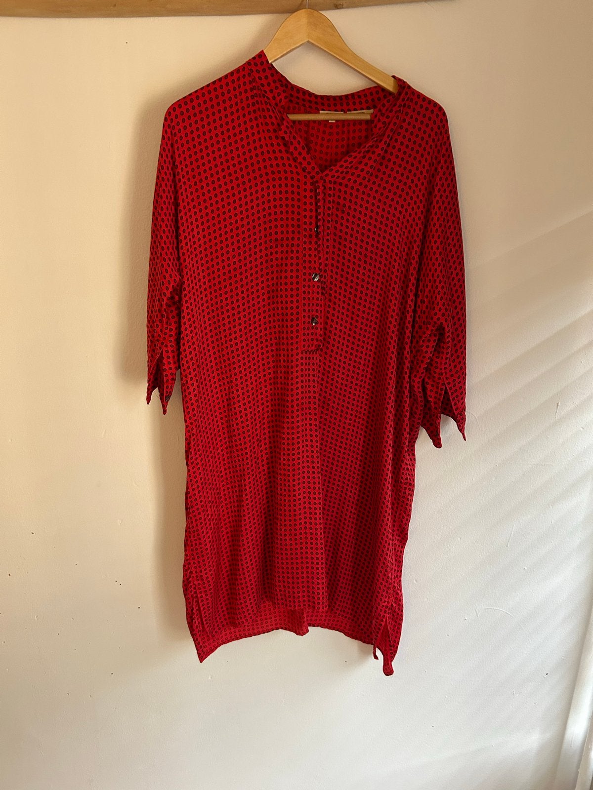 Bellerose rode jurk met stippen, maat M, Maat 38/40 (M), Ophalen of Verzenden, Zo goed als nieuw, Knielengte