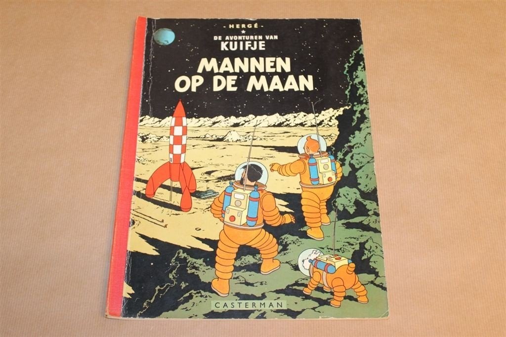 Kuifje - Mannen op de maan - Oude druk met linnen rug 1965, Eén stripboek, Ophalen of Verzenden, Gelezen