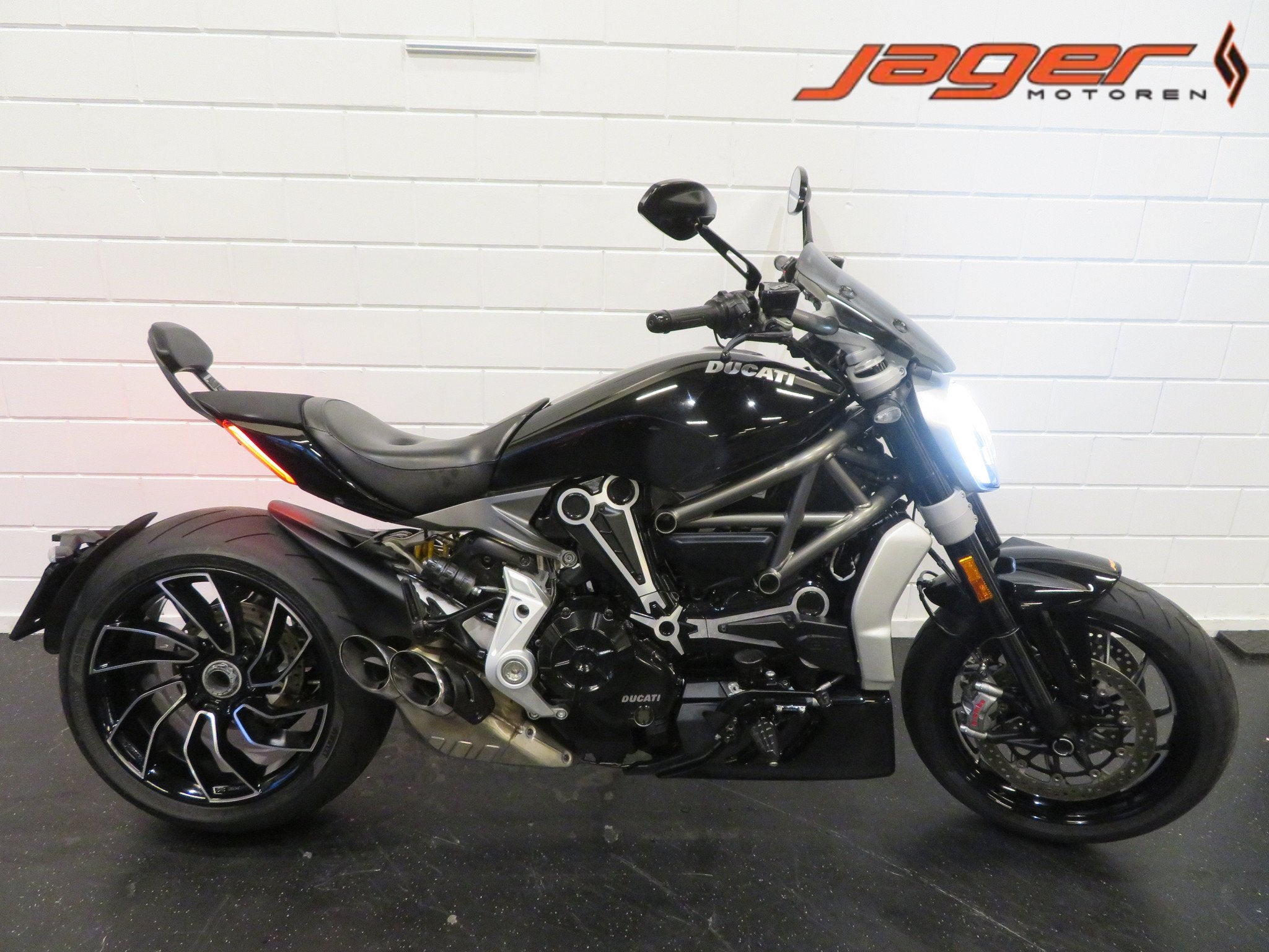 Ducati XDIAVEL X DIAVEL S VELE EXTRAS (bj 2016), Bedrijf, 1262 cc, Naked bike