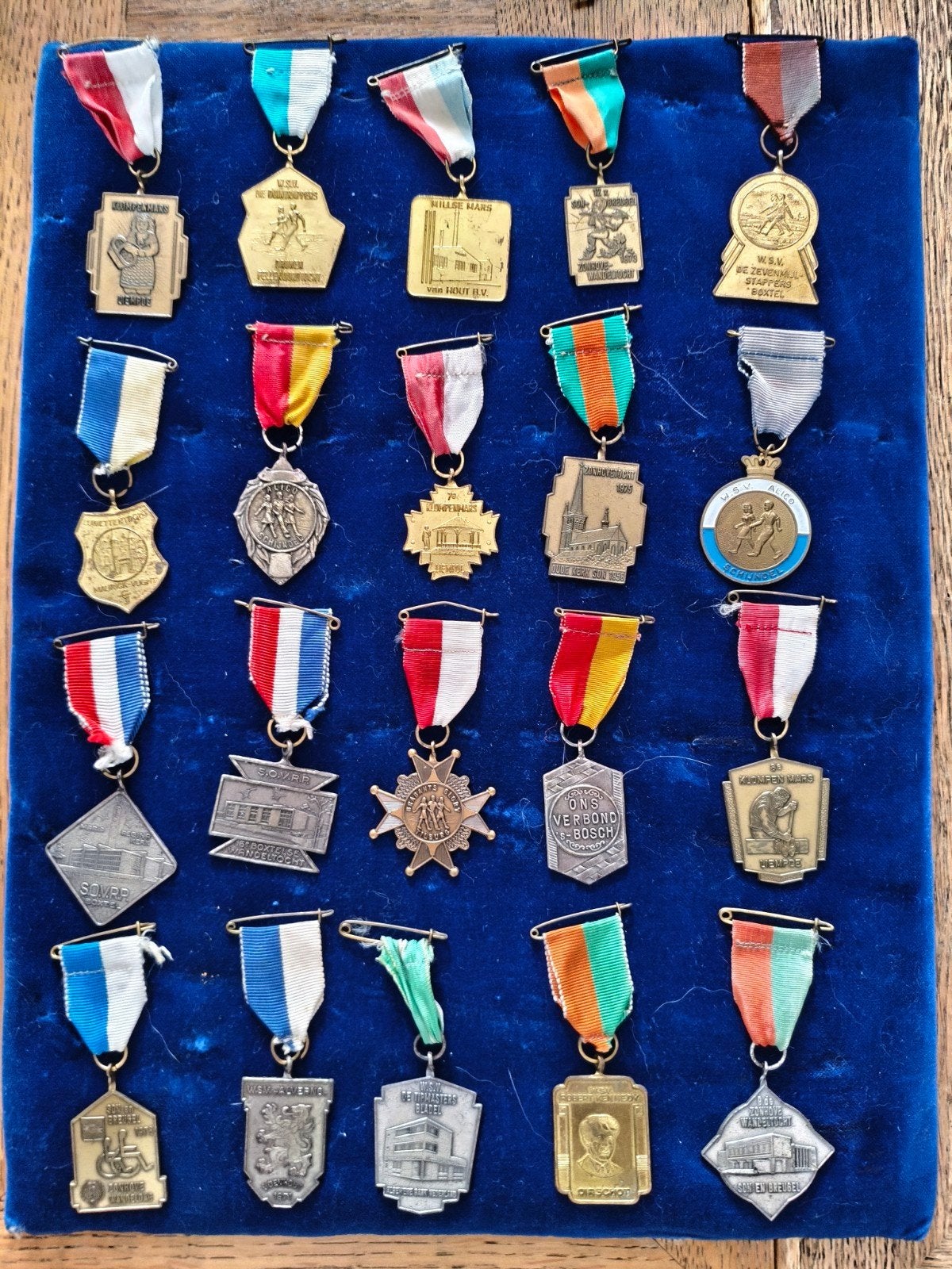 20 vintage wandelmedailles regio brabant, Ophalen of Verzenden, Overige materialen, Nederland