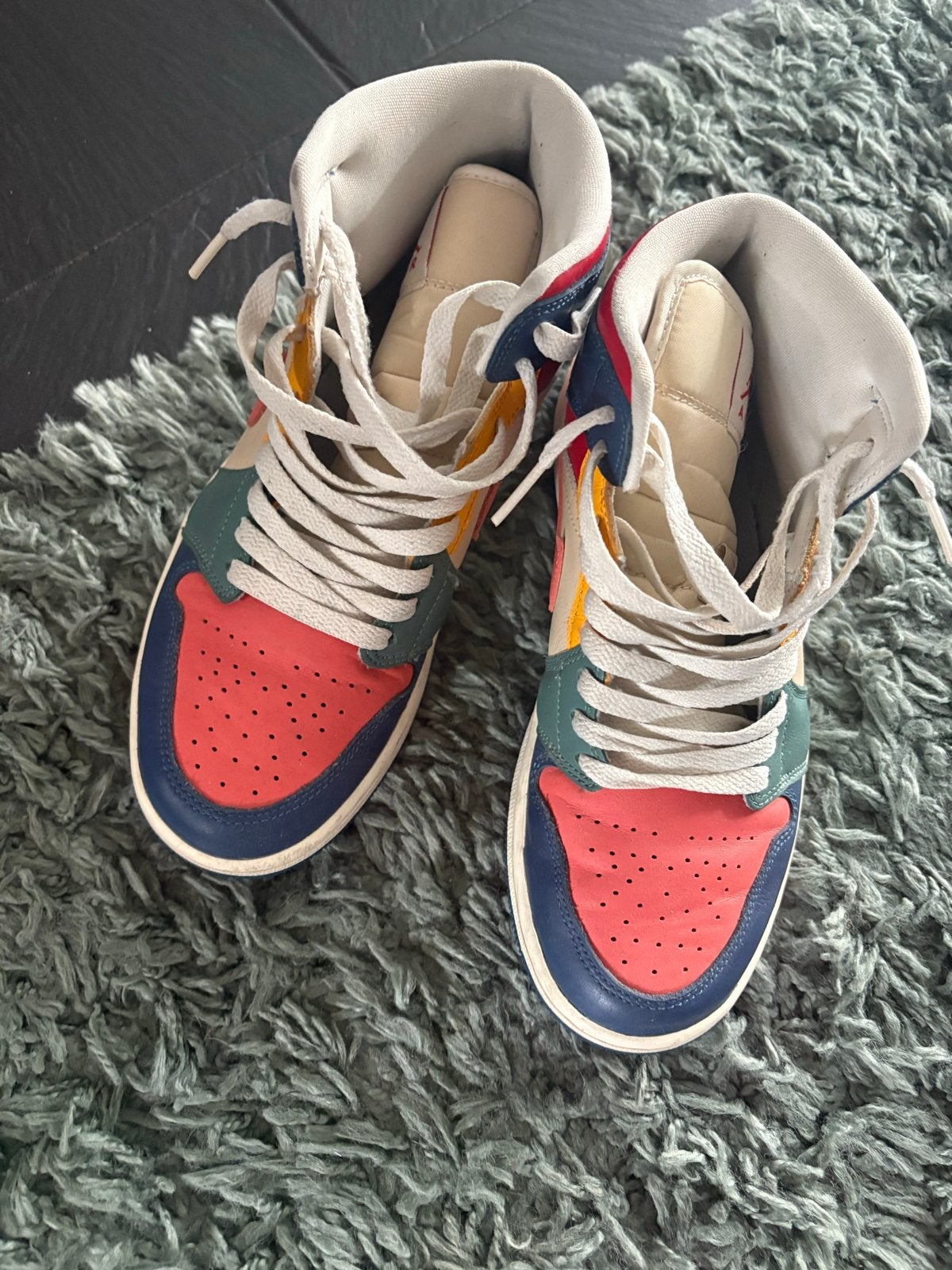 Nike Air Jordan 1 Mid SE 'Multicolor' sneakers, Kleding | Dames, Schoenen, Ophalen of Verzenden, Zo goed als nieuw, Overige kleuren