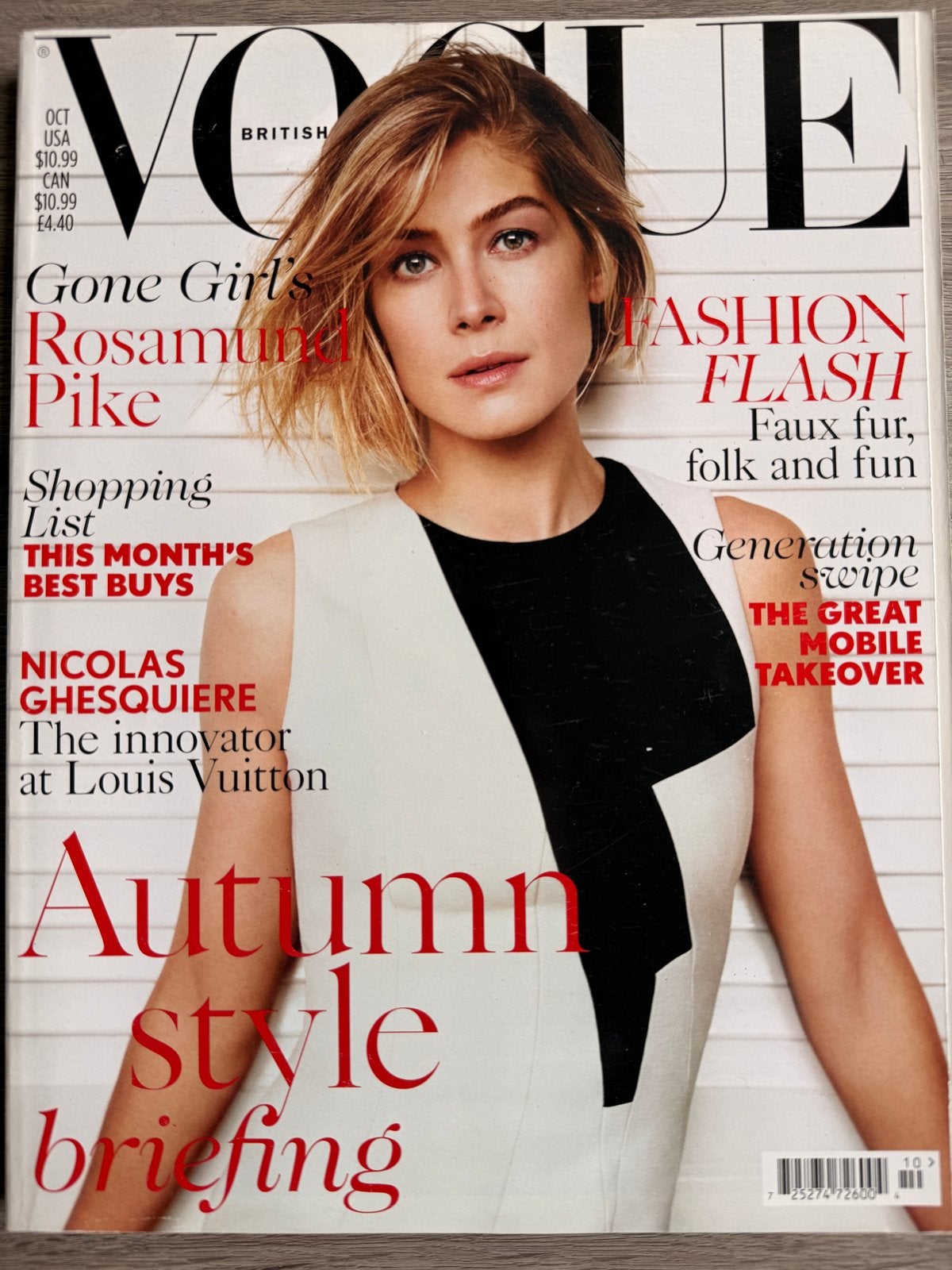 Vogue British Oktober 2014  Rosamund Pike Cover, Boeken, Ophalen of Verzenden, Gelezen, Glossy