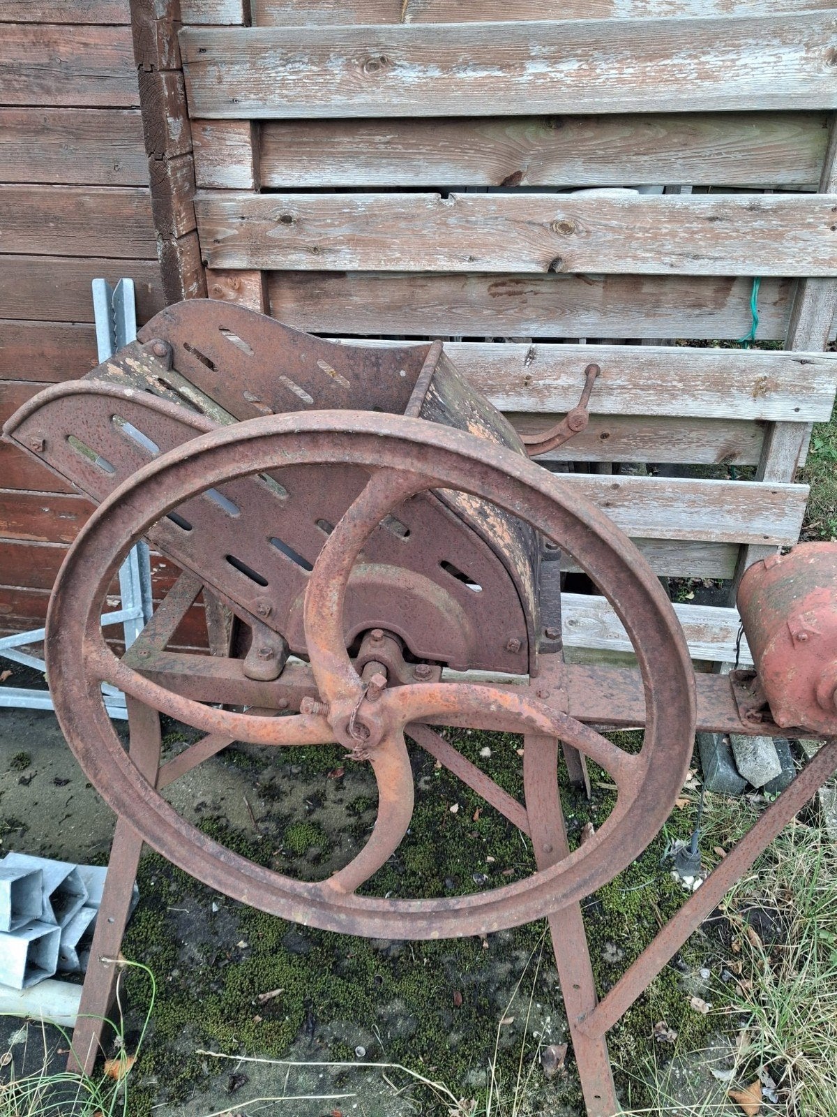 Antieke Rapide De Leeschauwer landbouwmachine, Ophalen