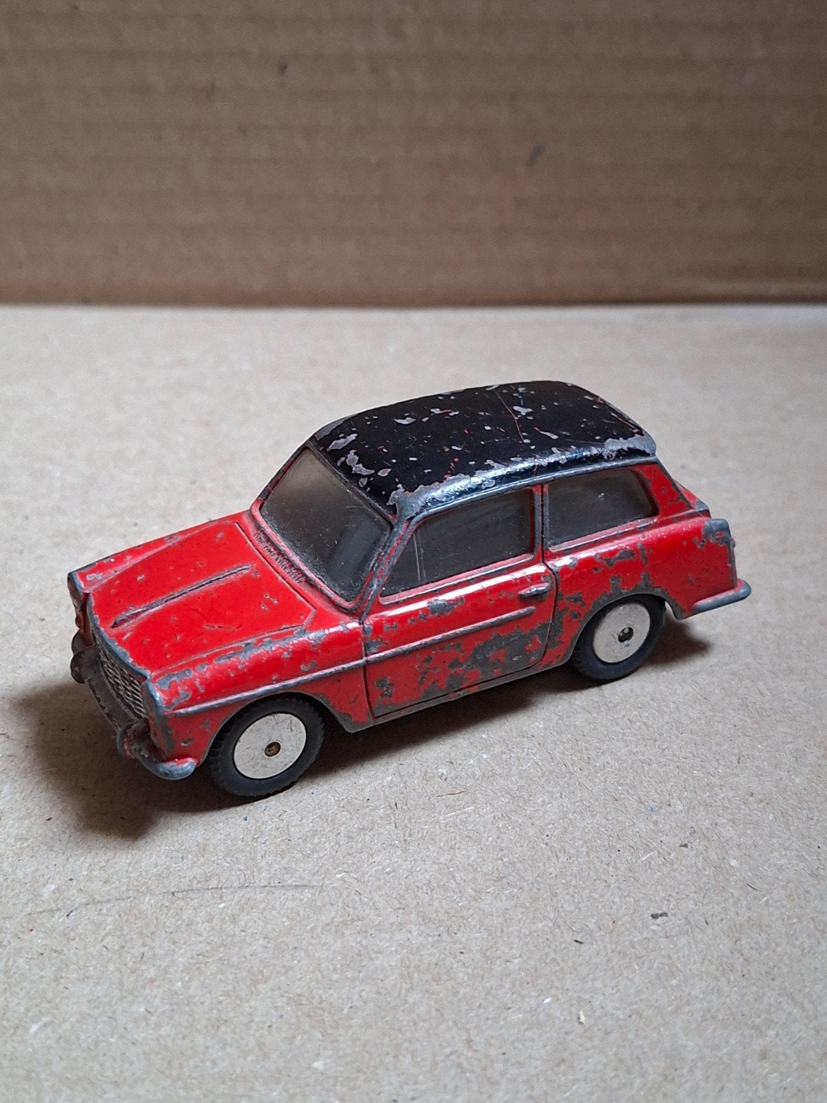 Vintage Corgi Toys Austin A.40 - "zeldzaam"met Frictie, Hobby en Vrije tijd, Ophalen of Verzenden, Gebruikt, Auto, Corgi