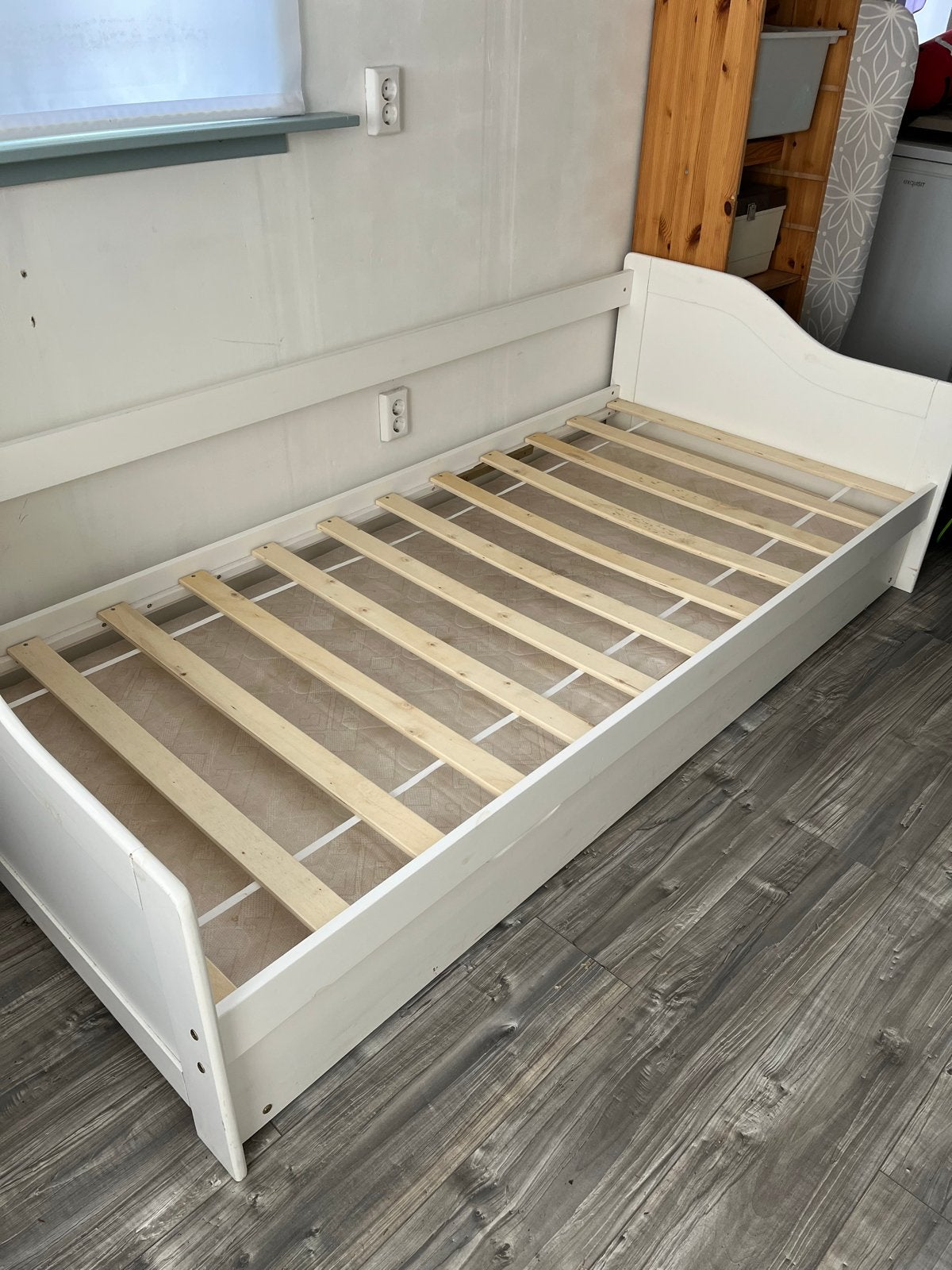 Eenpersoonsbed met uitschuifbaar logeerbed (90x200), Huis en Inrichting, Ophalen, Gebruikt, 90 cm, Eenpersoons