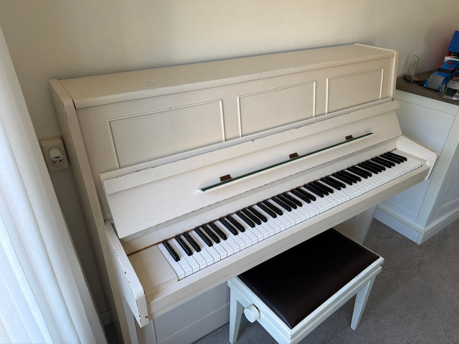 Gebruikte piano, crème wit, inclusief krukje, Ophalen, Gebruikt, Wit, Piano