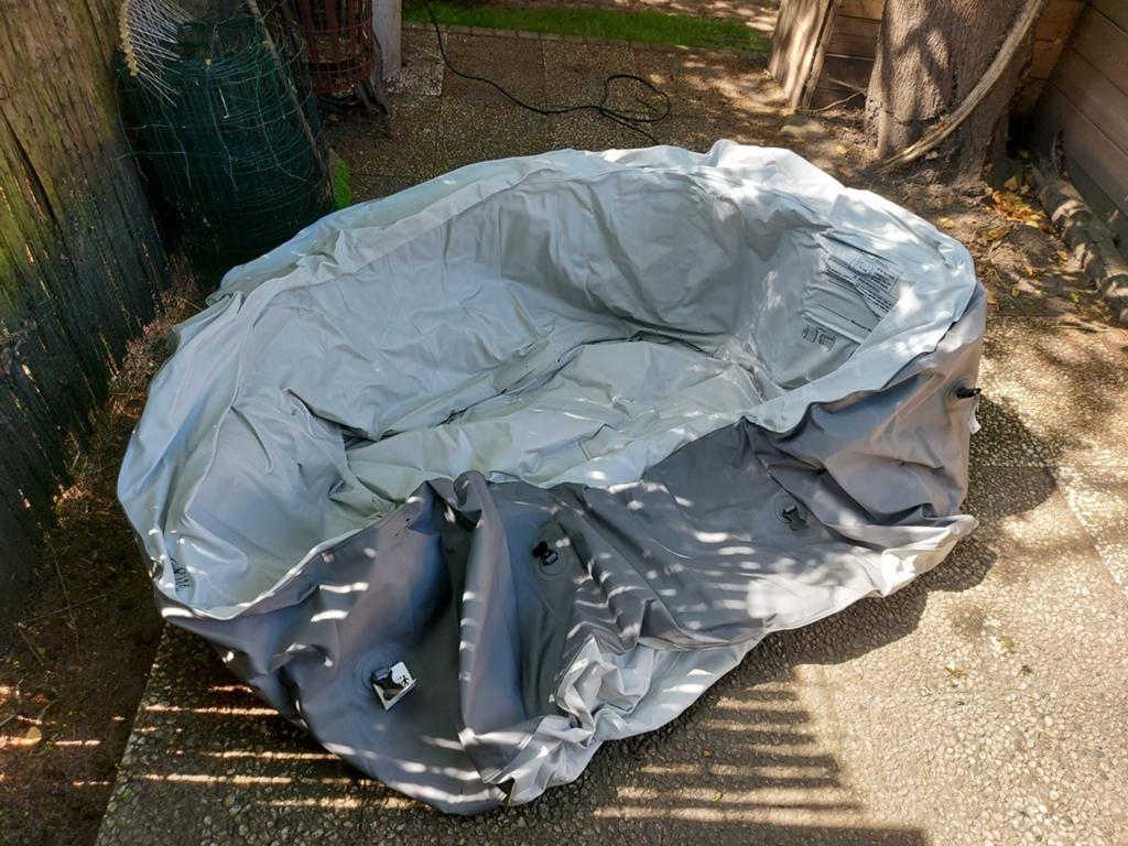 Opblaasbare Jacuzzi - Beschadigd - Voor onderdelen/reparatie, Ophalen, Gebruikt, Opblaasbaar