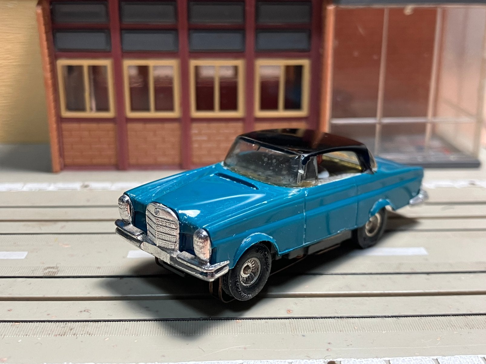 Faller AMS Mercedes 300SE blauw zwart met blokmotor B4, Kinderen en Baby's, Speelgoed | Racebanen, Ophalen of Verzenden, Zo goed als nieuw