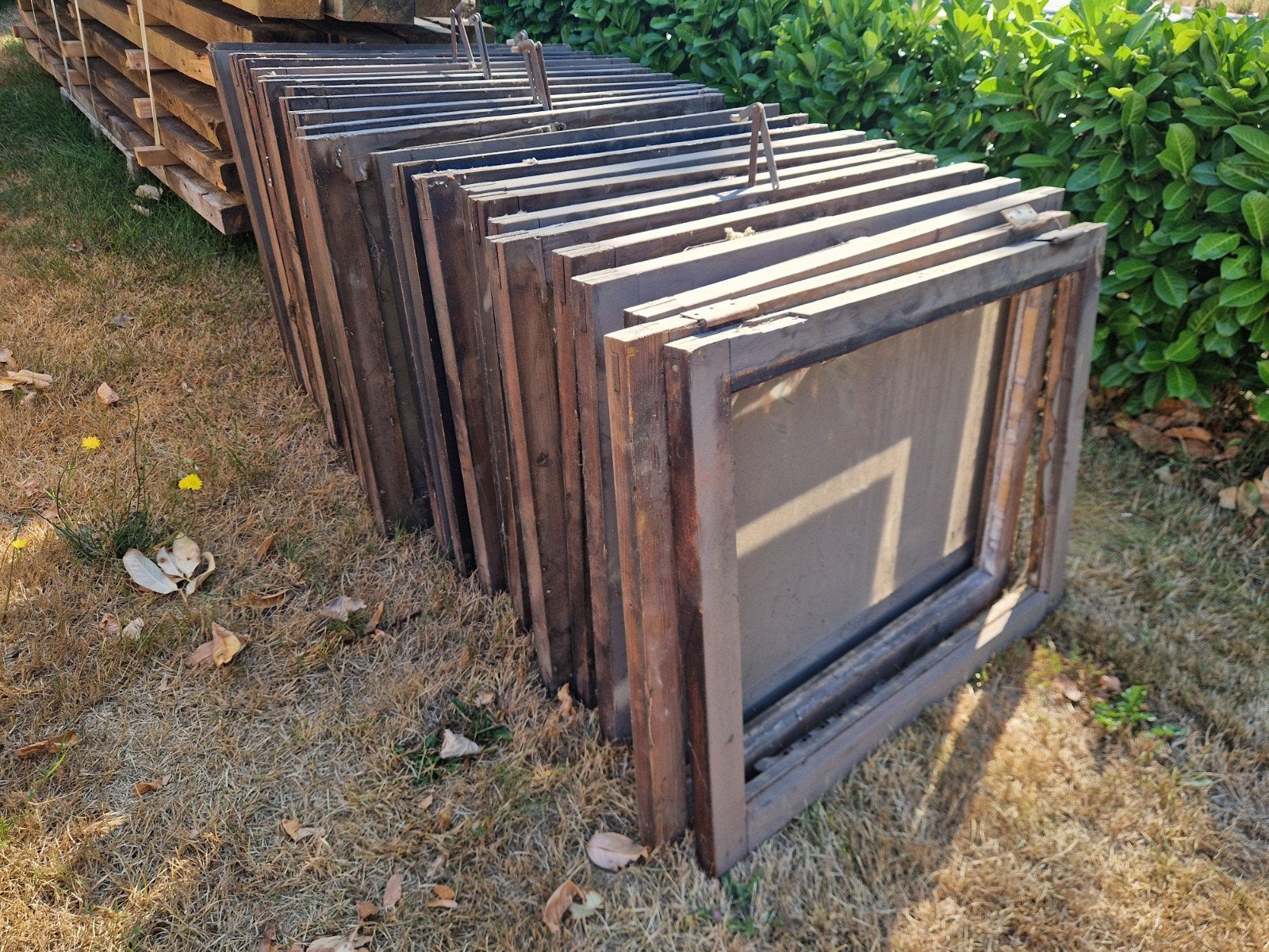 24x Kozijnen inzet ramen 90x71 cm - Gratis af te halen, Gebruikt, Raamkozijn, 75 tot 150 cm, Hout