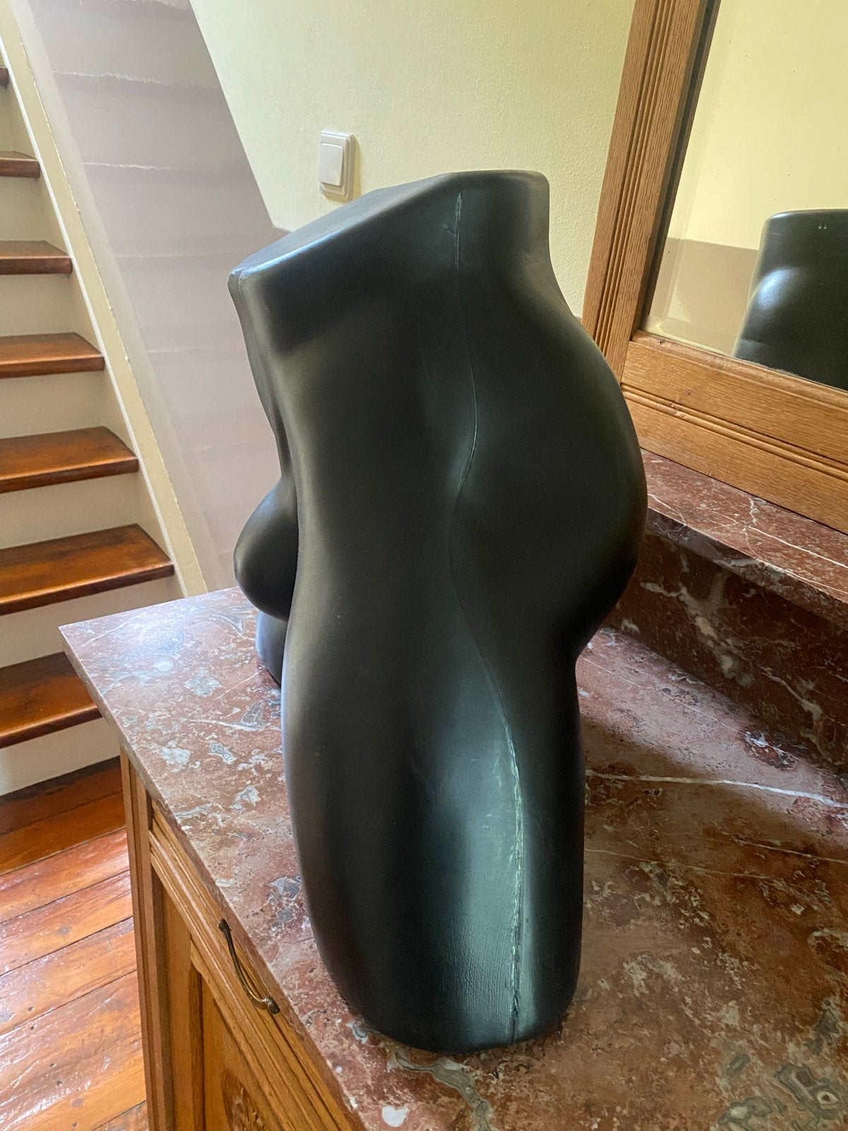 Zwart torso beeld van kunststof, merk Cavello, Kunststof, Ophalen of Verzenden, Beeld, Europa