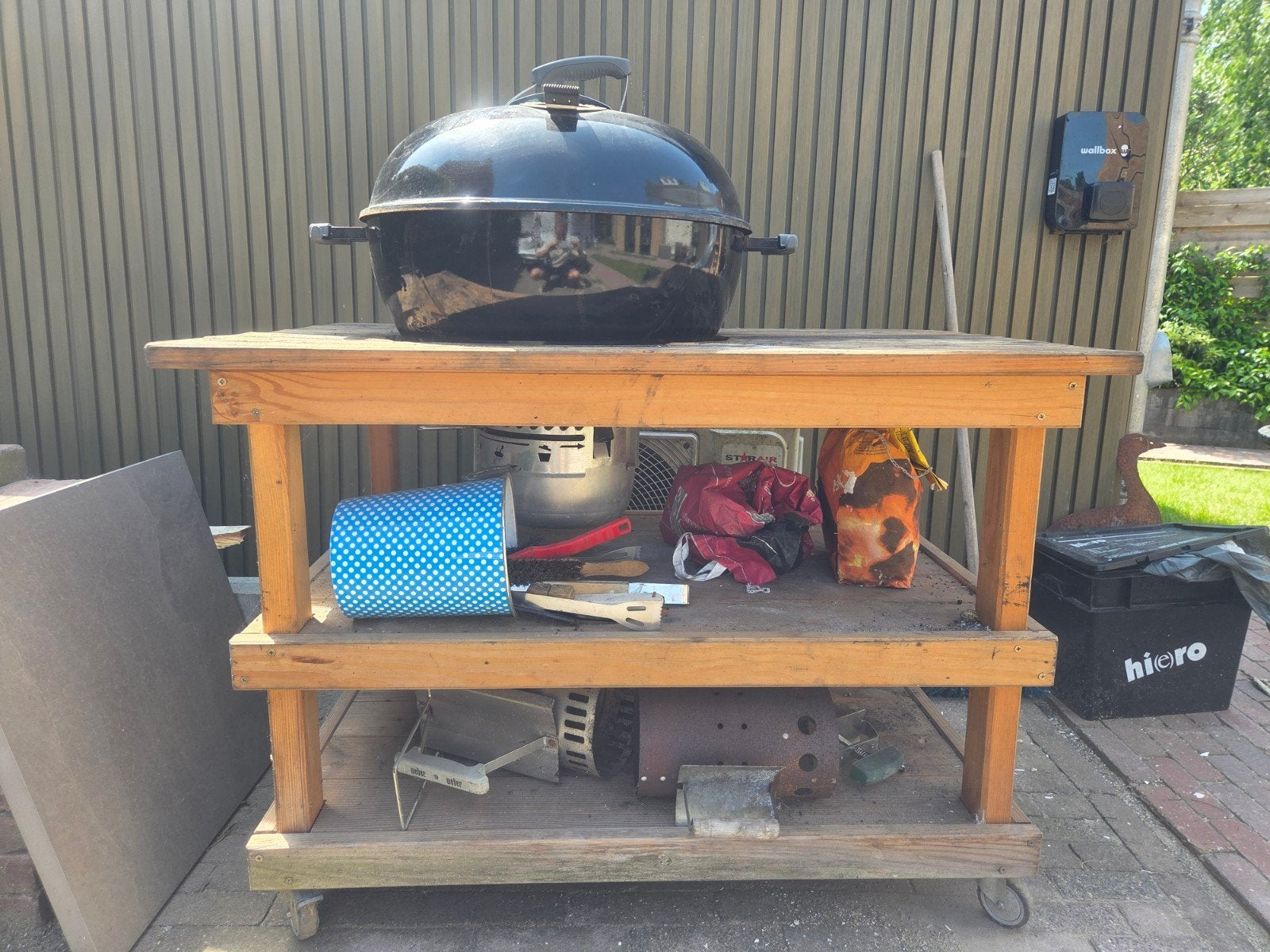 Buitenkeuken Weber 57 BBQ + lederen hoes + accessoires, Tuin en Terras, Buitenkeukens, Ophalen, Gebruikt, Houtskool, Vrijstaand