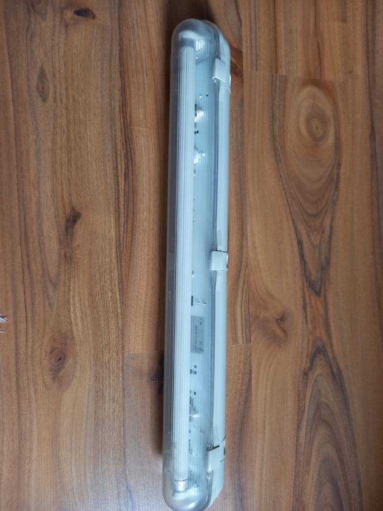 TL lamp / verlichting/ 65 cm /spatwaterdicht, Ophalen, Gebruikt