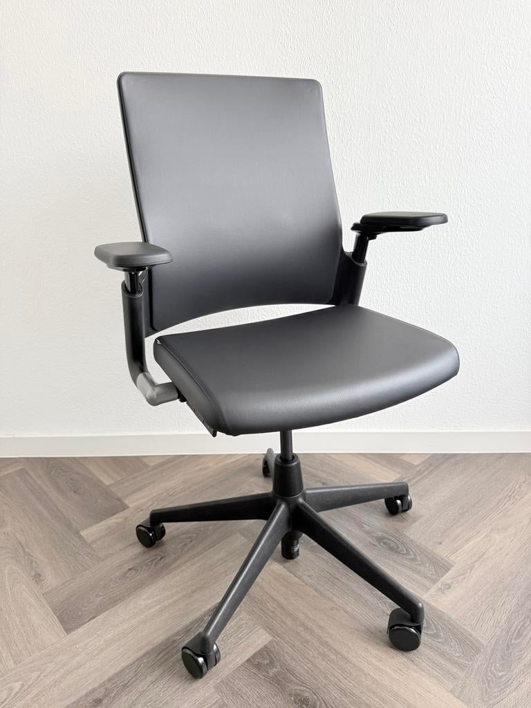 Ahrend 2020 Nieuwe staat, Ophalen of Verzenden, Zo goed als nieuw, Zwart