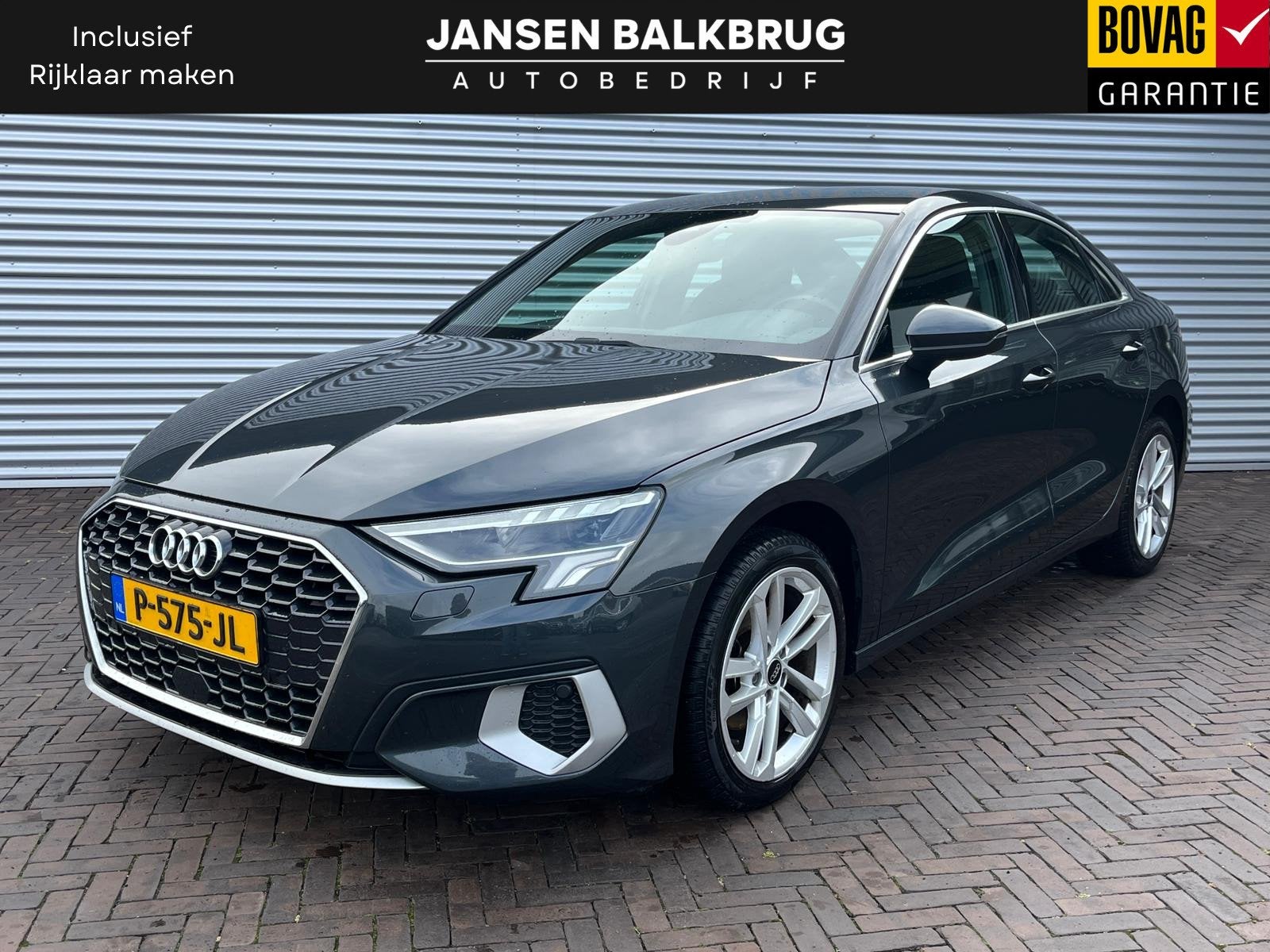 Audi A3 Limousine 30 TFSI Advanced edition (bj 2022), Stof, Gebruikt, Met garantie (alle), 23 km/l