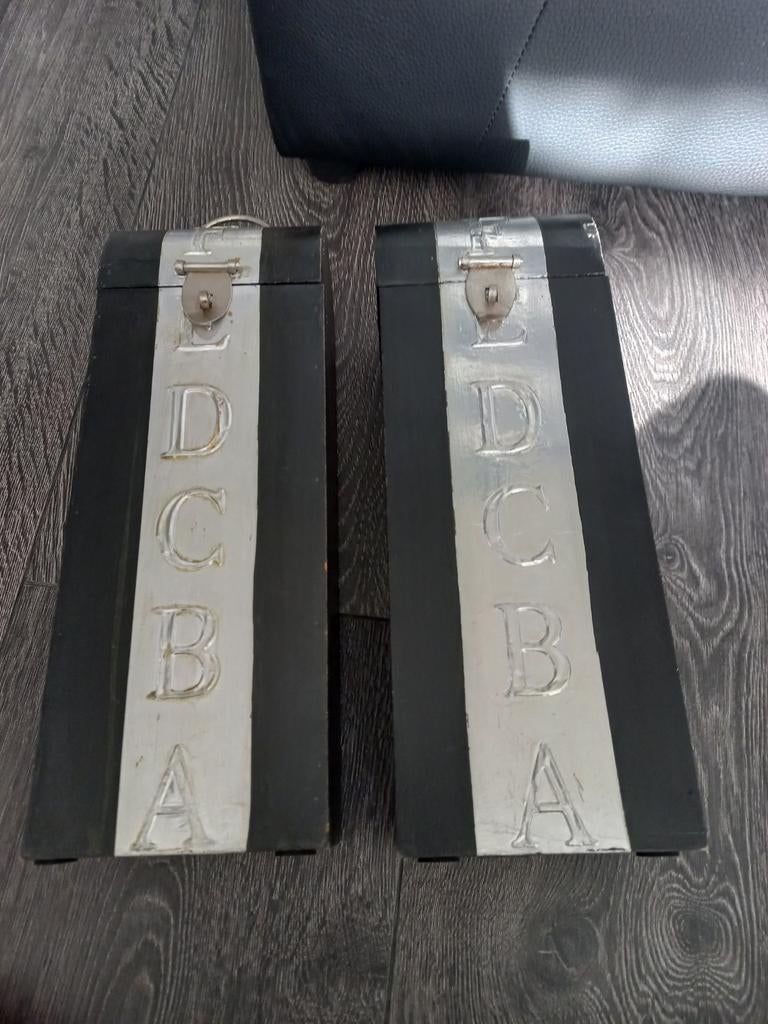 Twee oude houten kistjes met letters, Ophalen of Verzenden