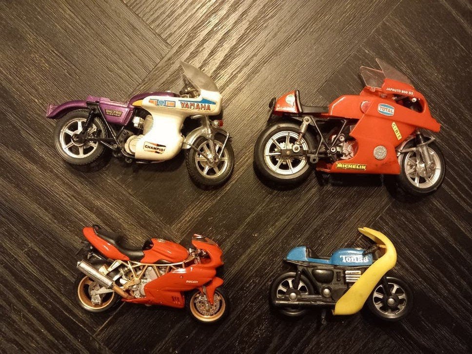 Set van 4 diverse speelgoedmotoren, modelmotoren, Diverse fabrikanten, Gebruikt, Onbekend, Ophalen of Verzenden