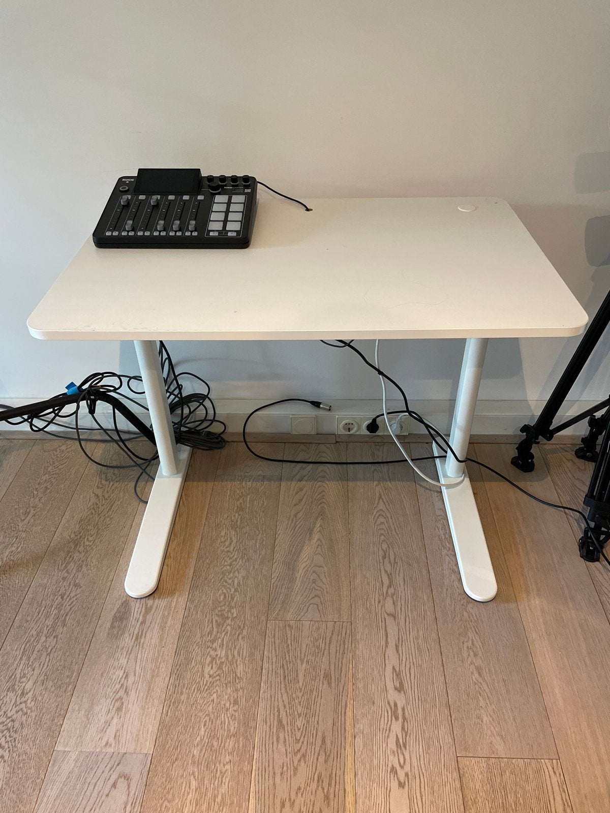 IKEA Relatera Wit bureau 90x60, Huis en Inrichting, Bureaus, Ophalen, Opbergruimte, Spaanplaat of MDF, Zo goed als nieuw