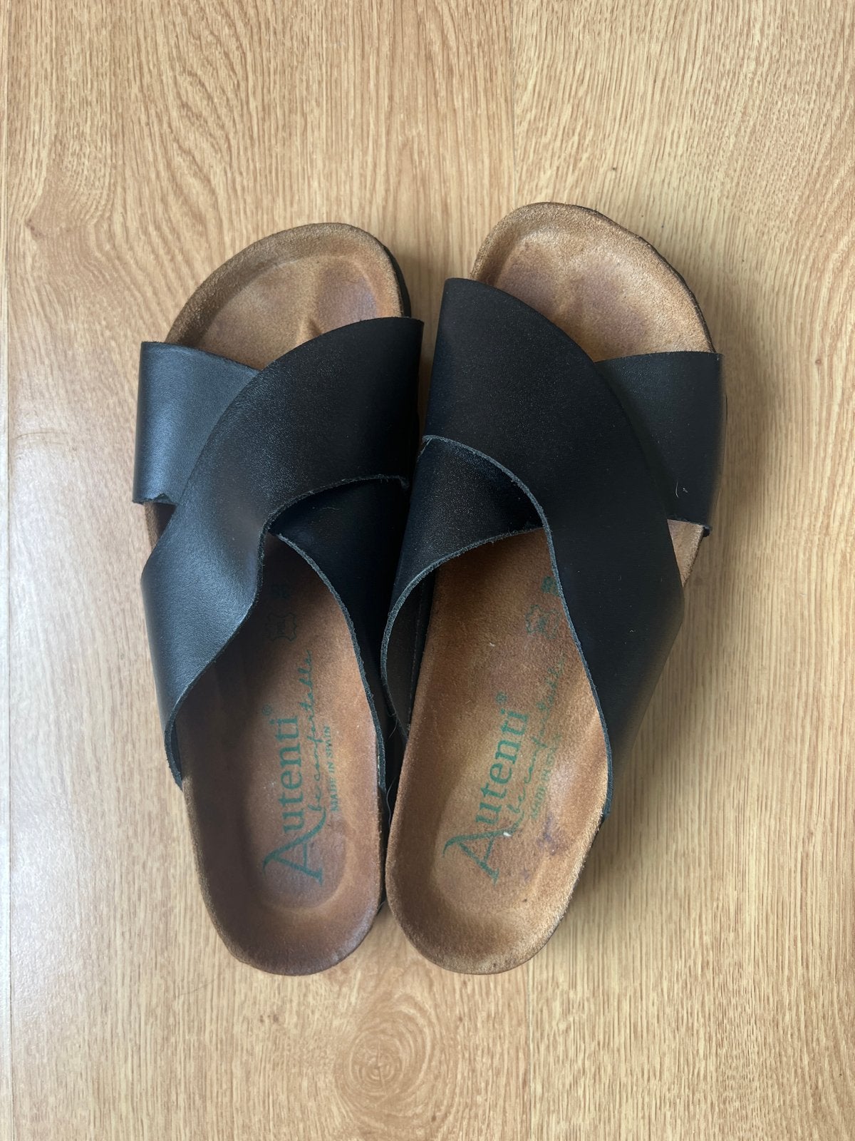 Autenti slippers maat 38, Kleding | Dames, Schoenen, Ophalen of Verzenden, Gedragen, Zwart, Slippers