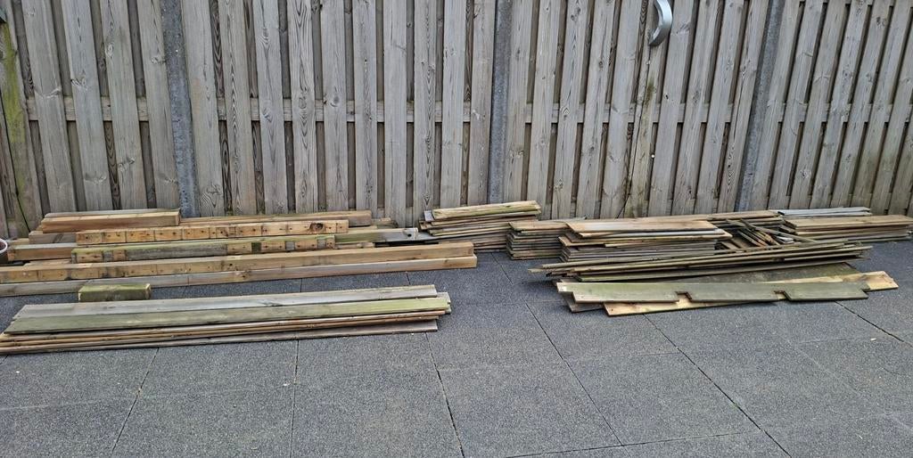 Diverse partij gebruikt hout: balken en planken, Gebruikt, Balk, Vuren, Ophalen