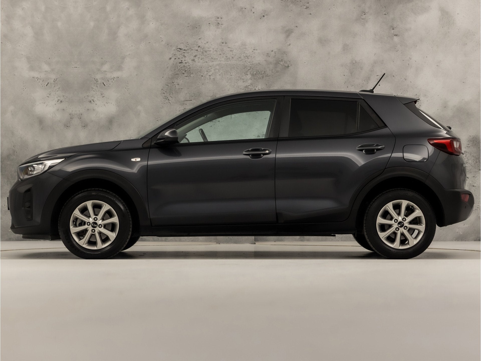 Kia Stonic 1.2 Navigator Sport (APPLE CARPLAY, NAVIGATIE, CA, Auto's, Kia, Voorwielaandrijving, 12 maanden, Bedrijf, Handgeschakeld