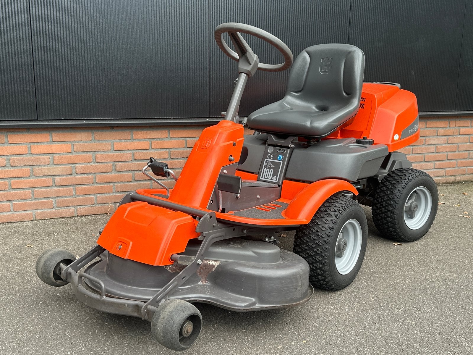 Husqvarna R 16C  Zitmaaier - Krachtig en Wendbaar, Ophalen, Gebruikt, Elektrische starter, 90 tot 120 cm