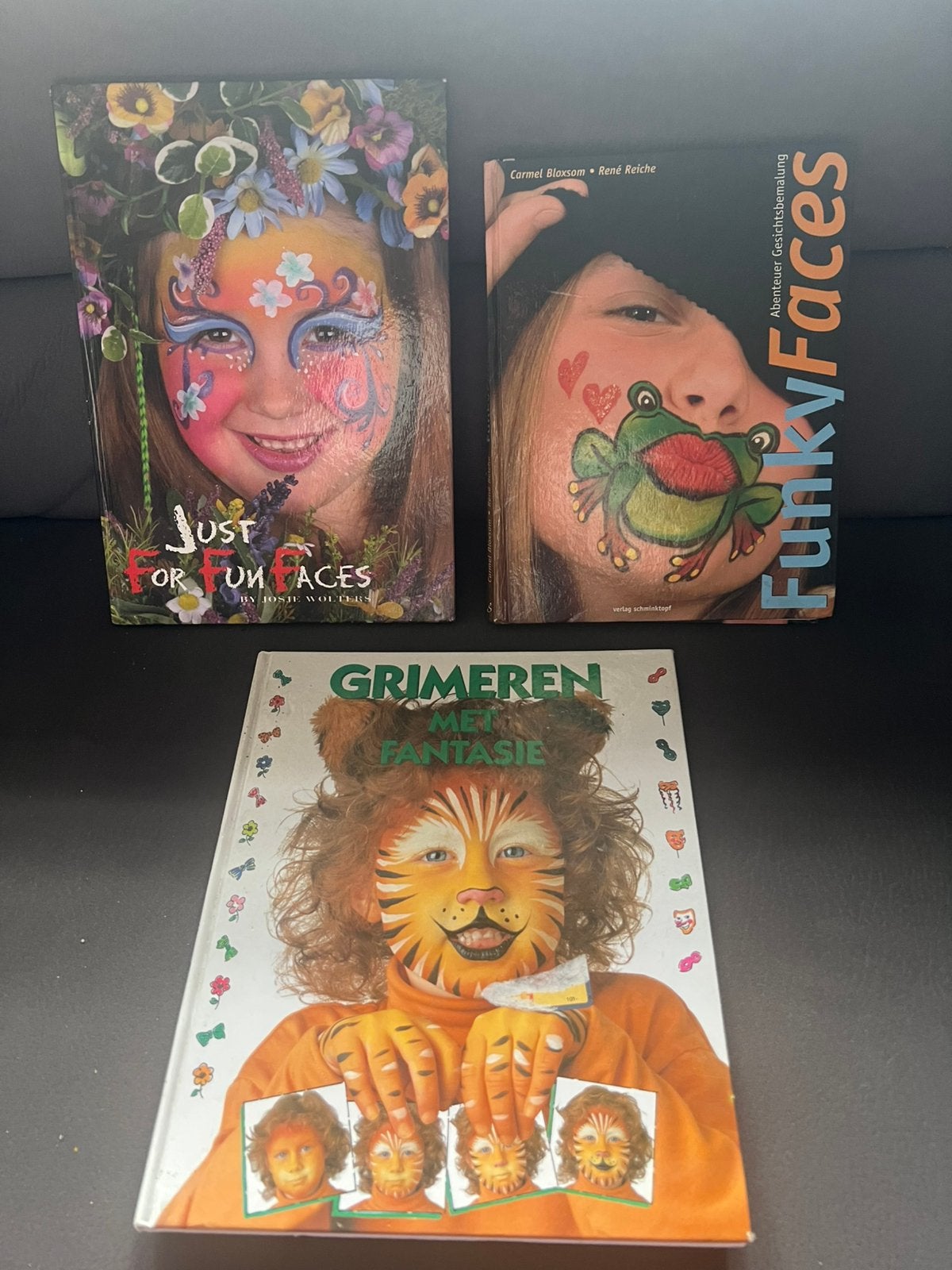 Carnaval 🎭 3 schinkboeken grimeren, funky faces,, Ophalen of Verzenden, Zo goed als nieuw, Halloween of Griezel