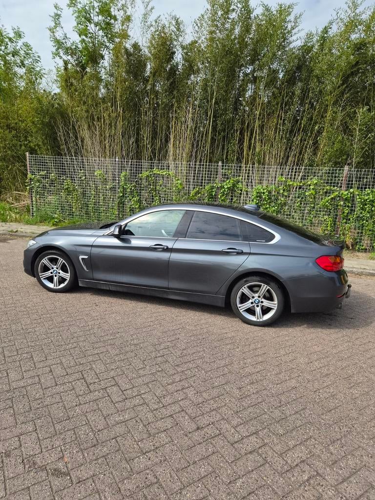 BMW 4-Serie 420IA 2.0 Gran Coupe 2015 Grijs, Auto's, Mercedes-Benz, Zwart, 4 cilinders, Origineel Nederlands, Particulier