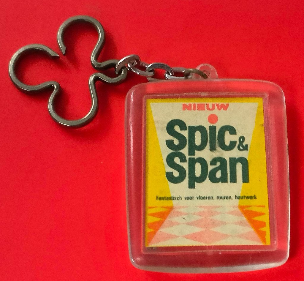 Spic & span sleutelhanger ( met balspelletje), Verzamelen, Sleutelhangers, Zo goed als nieuw, Merk, Ophalen of Verzenden