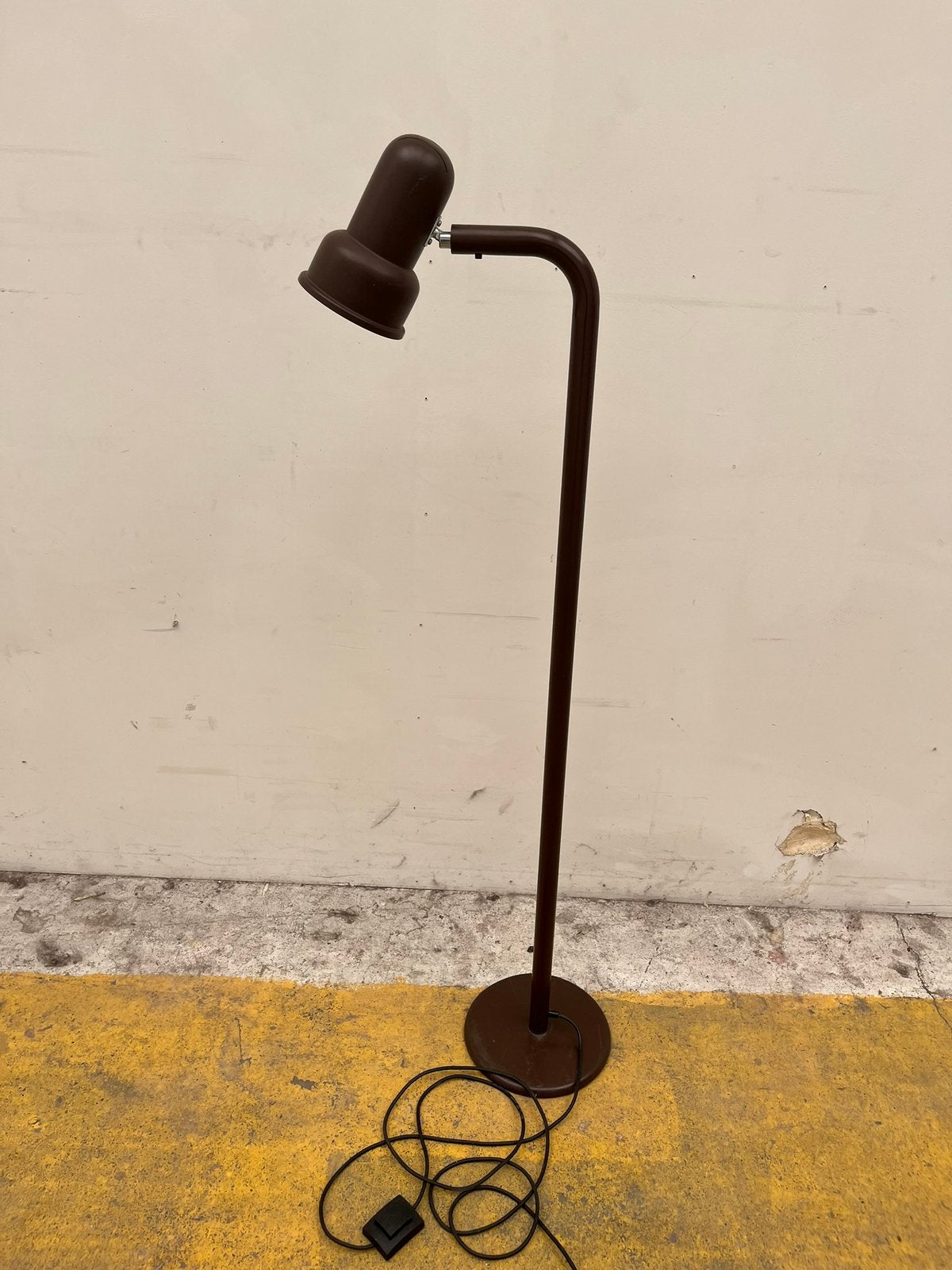 Vloerlamp bruin jaren 60-70 metaal draaibaar vintage retro, Gebruikt, 100 tot 150 cm, Ophalen of Verzenden, Metaal
