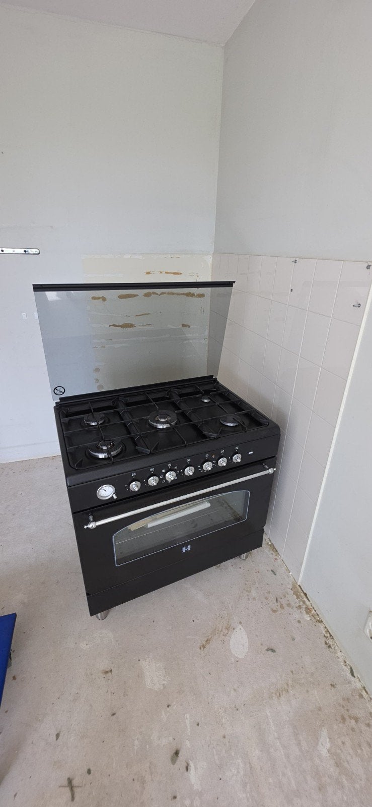 Etna Vrijstaand Gasfornuis met Oven - Zwart, Witgoed en Apparatuur, Ophalen, Gebruikt, 60 cm of meer, 4 kookzones