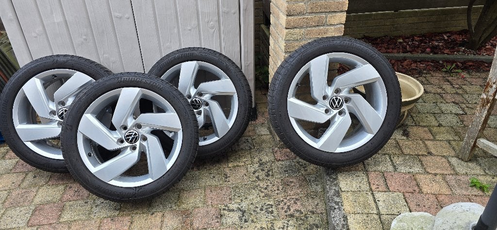 Originele 17 inch VW 17 lichtmetalen velgen + banden (6,5mm), Ophalen, Gebruikt, Banden en Velgen, 17 inch