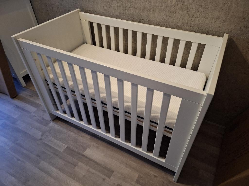 Kinderbedje (60x120) met nieuw matras, Kinderen en Baby's, Kinderkamer | Bedden, Gebruikt, Minder dan 140 cm, Minder dan 70 cm