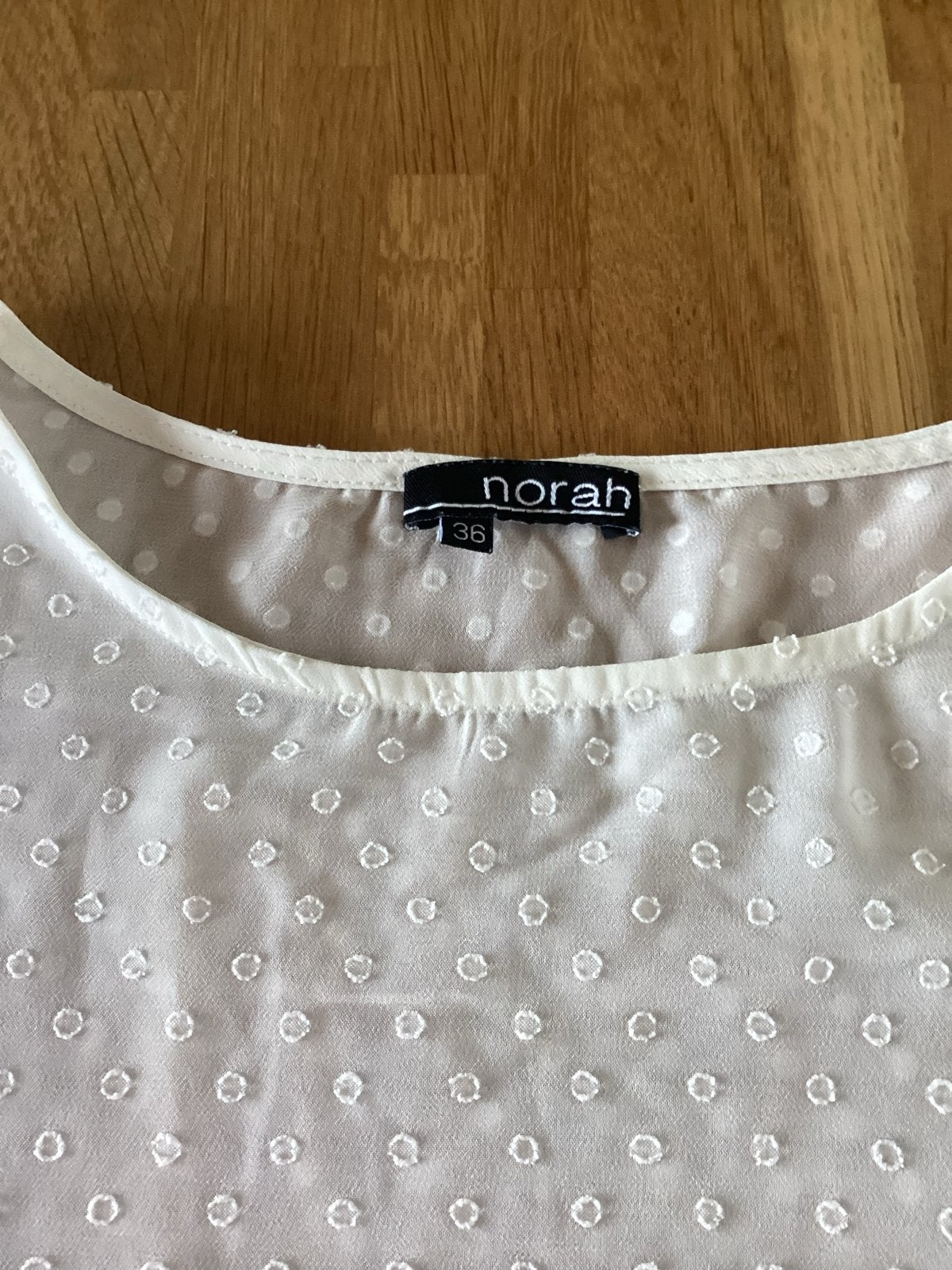 Norah Wit/Crème Blouse - Zo goed als nieuw, Ophalen of Verzenden, Zo goed als nieuw, Maat 38/40 (M), Wit
