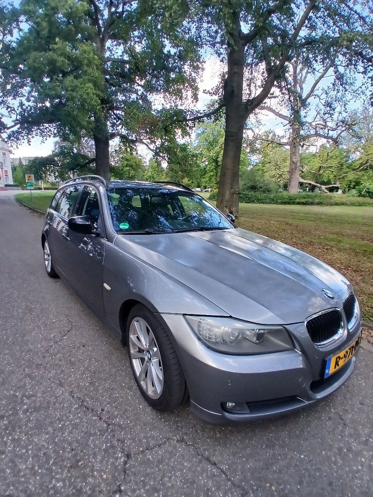 BMW 3-Serie 2.0 D 318 105KW Touring 2009 Grijs, 21 km/l, 745 kg, Achterwielaandrijving, 1995 cc