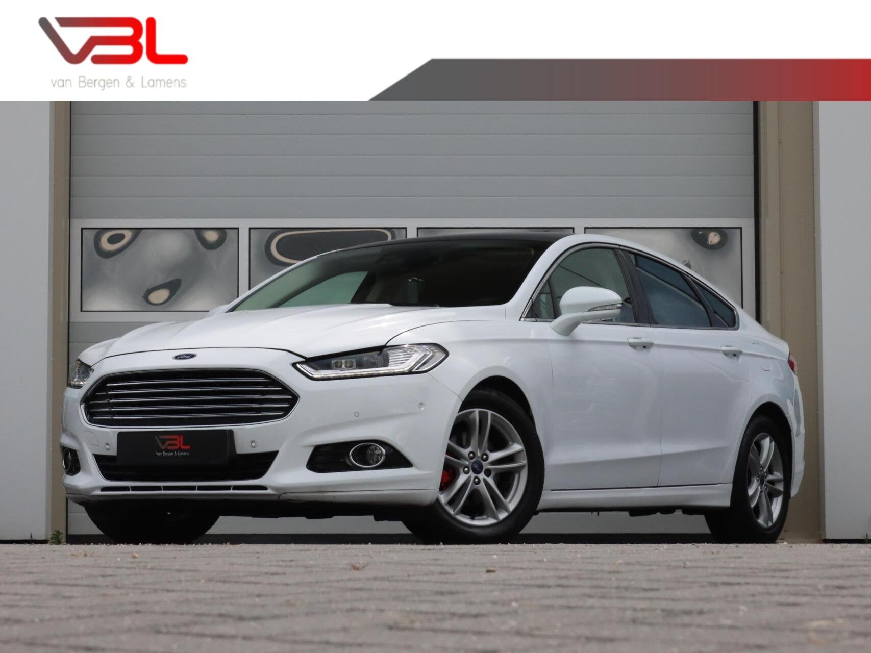Ford Mondeo 1.5 160PK Titanium automaat | Panoramadak, Stof, 4 cilinders, 160 pk, Wit