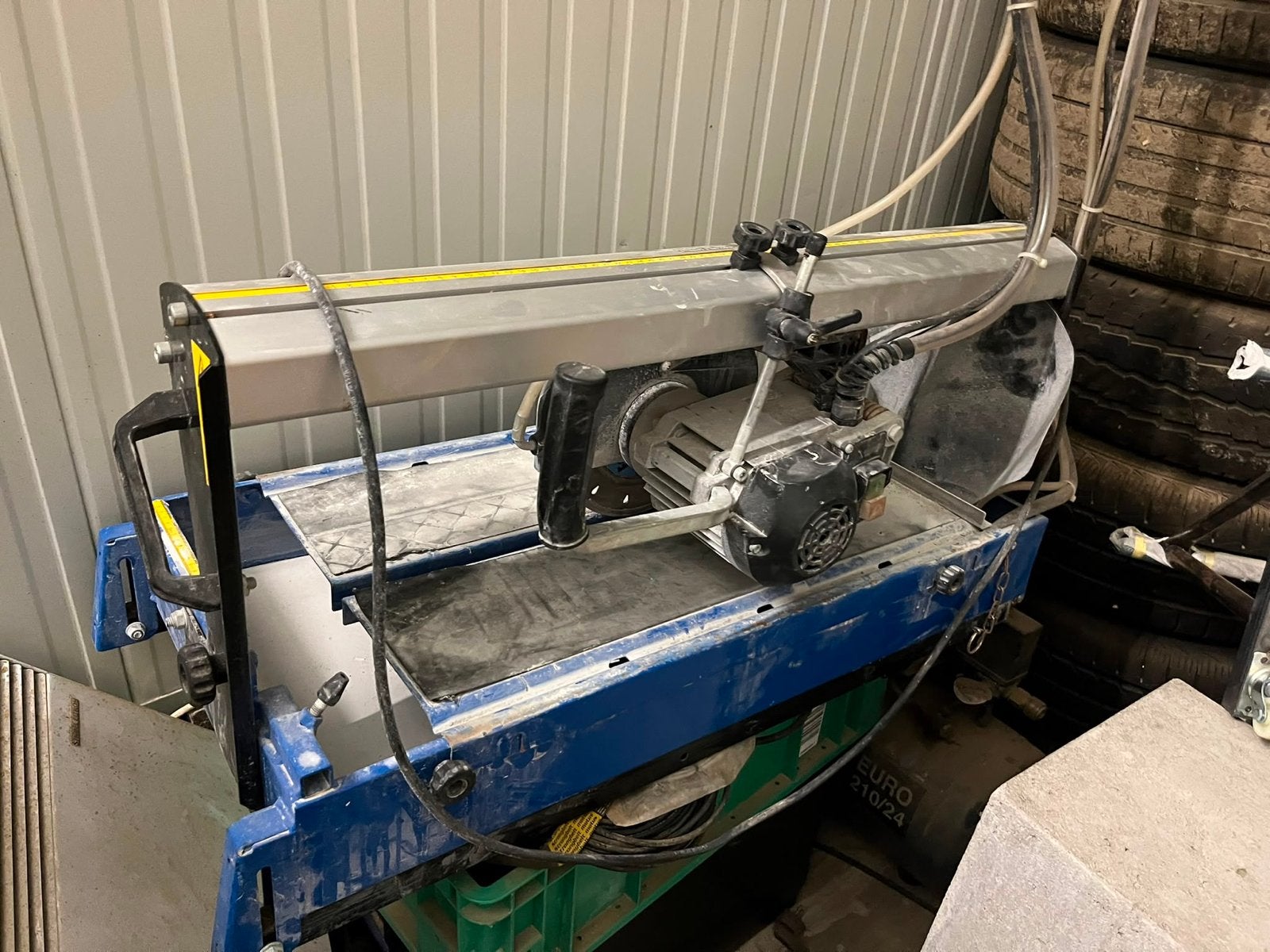 Carat BUK2650000 Tegelzaagmachine - 1000W, 200mm zaagblad, Ophalen, Gebruikt, 70 mm of meer, Overige typen