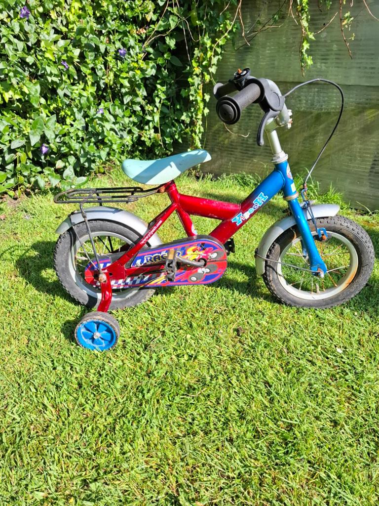 Kinderfietsje 12 inch, Ophalen, Terugtraprem, Zijwieltjes, Gebruikt