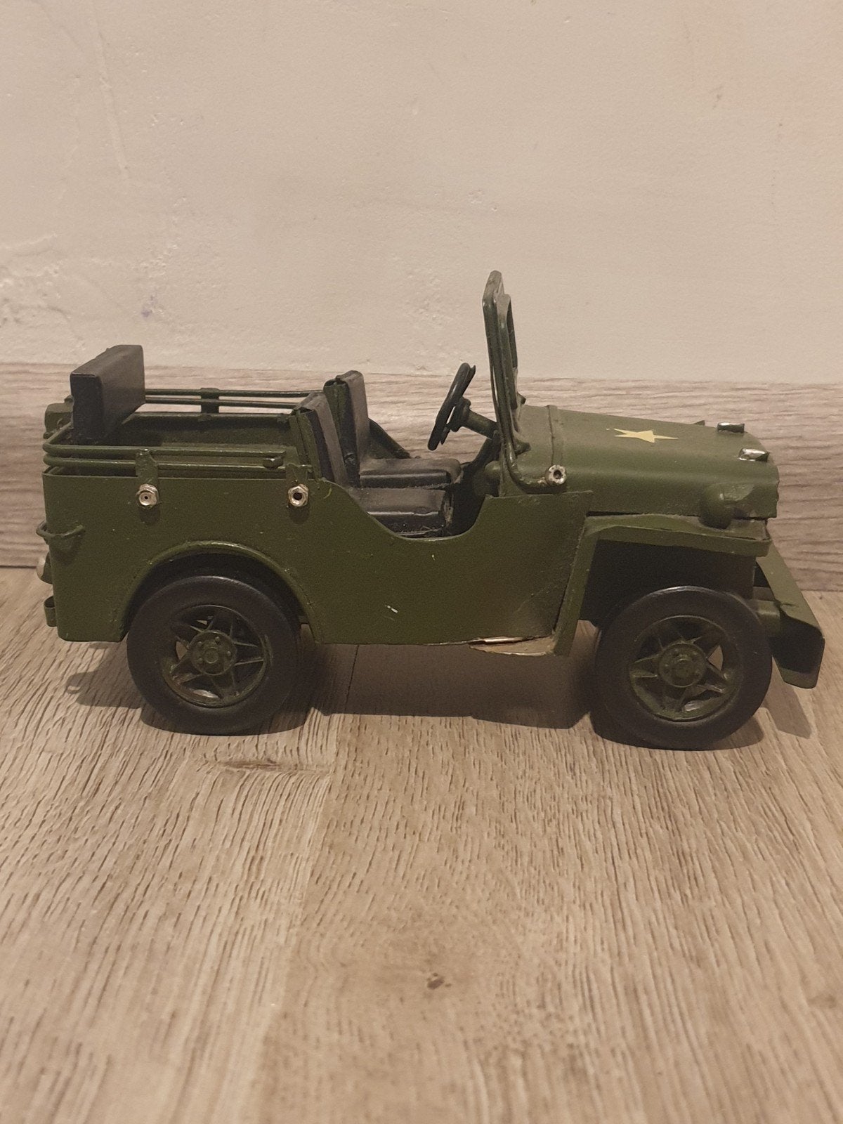 Vintage Militaire Jeep Model - Groen Metaal, Hobby en Vrije tijd, Modelbouw | Auto's en Voertuigen, Gebruikt, 1:50 of kleiner