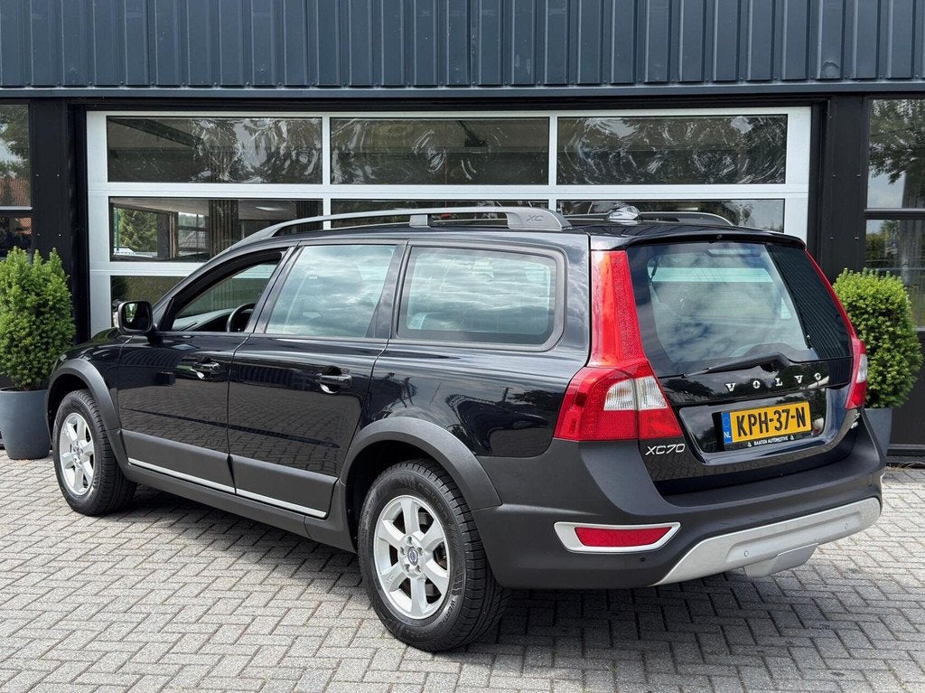 Volvo XC70 3.2 Kinetic|Dealer onderhouden|1e eig.|Leder|Trek, Auto's, Volvo, Automaat, 1800 kg, Zwart, XC70