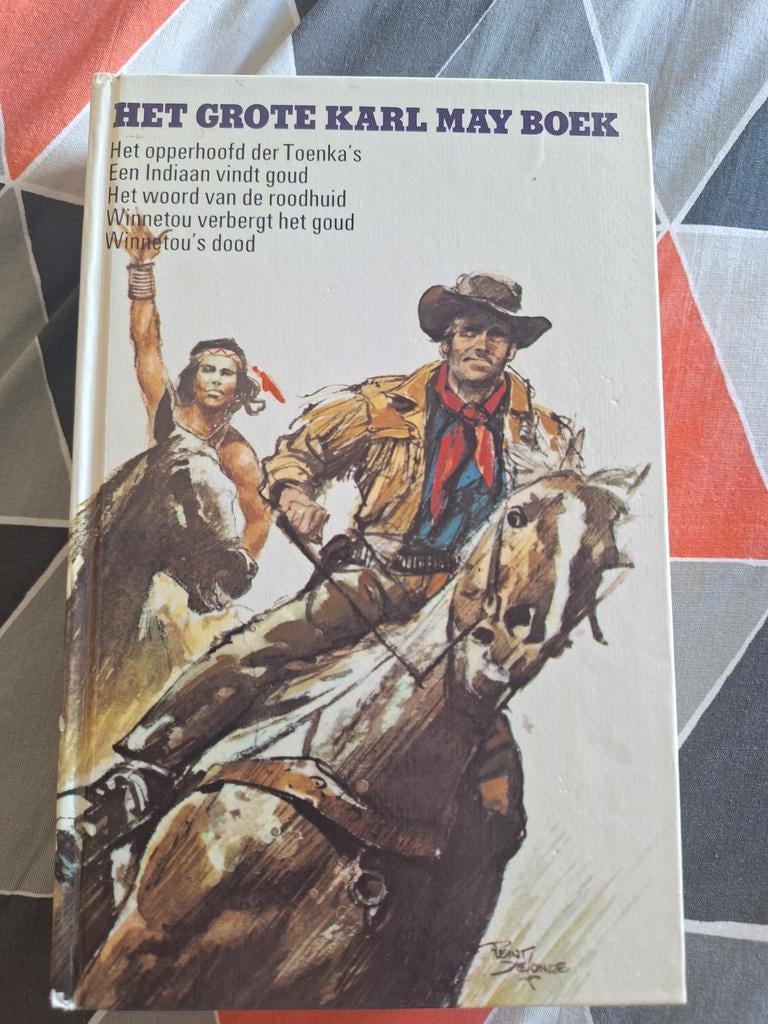 Het grote Karl May boek, Ophalen of Verzenden, Gelezen