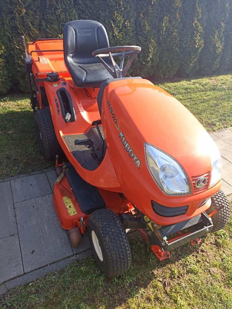Zitmaaier Kubota gr 1600 diesel. 271 uur., Tuin en Terras, Grasmaaiers, Ophalen, Cirkelmaaier, Opvangbak, Zo goed als nieuw