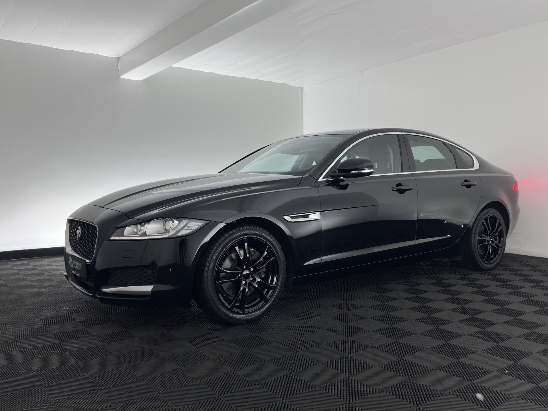Jaguar XF 2.0d Prestige Aut.*LEATHER | BI-XENON | JAGUAR-AUD, Automaat, Dealer onderhouden, Achterwielaandrijving, Gebruikt