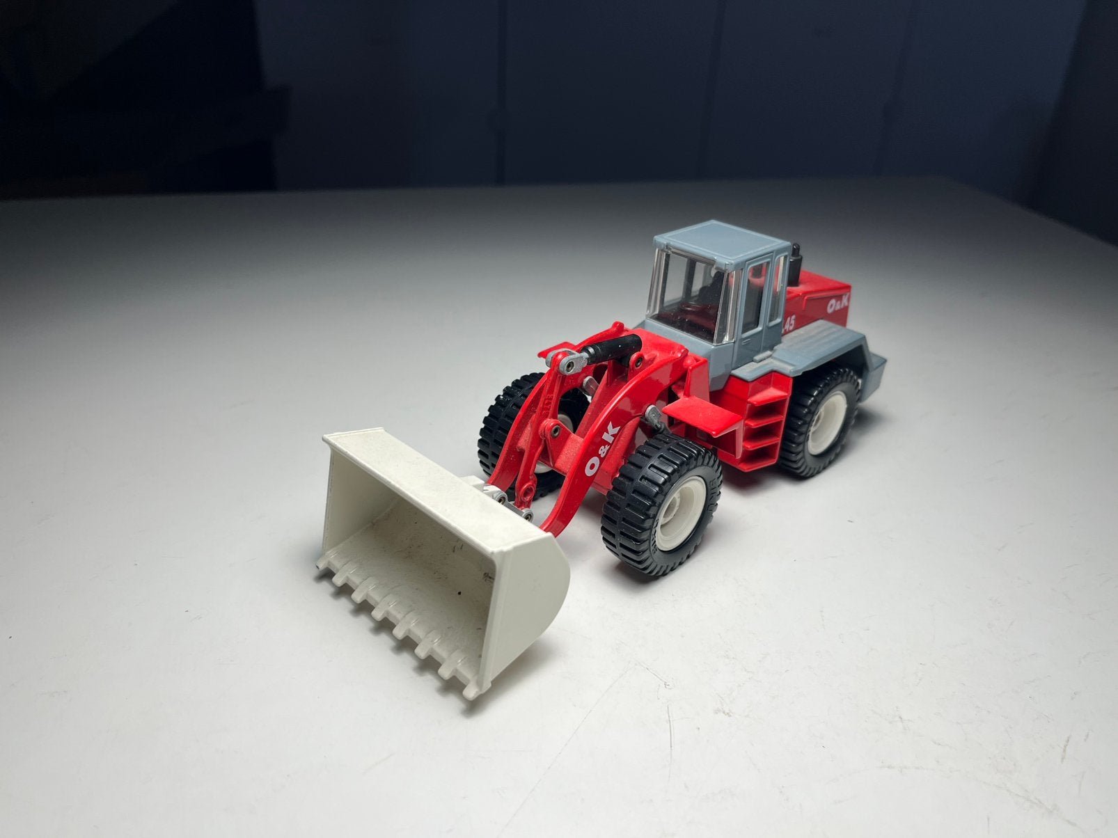 Siku - O&K L45 Wheel Loader - Schaal 1:55, Ophalen of Verzenden, Zo goed als nieuw, Tractor of Landbouw